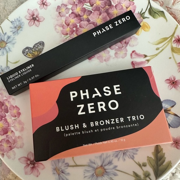 Phase Zero Set blush and bronzer trio palette with liquid eyeliner in black NEW - Picture 6 of 9